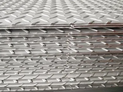S275jr Ss400 A36 Q235 Checkered Stainless Steel Plate Sheet Steel Deck Price